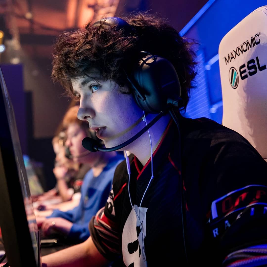 ReflexEU Player in ESL Competition